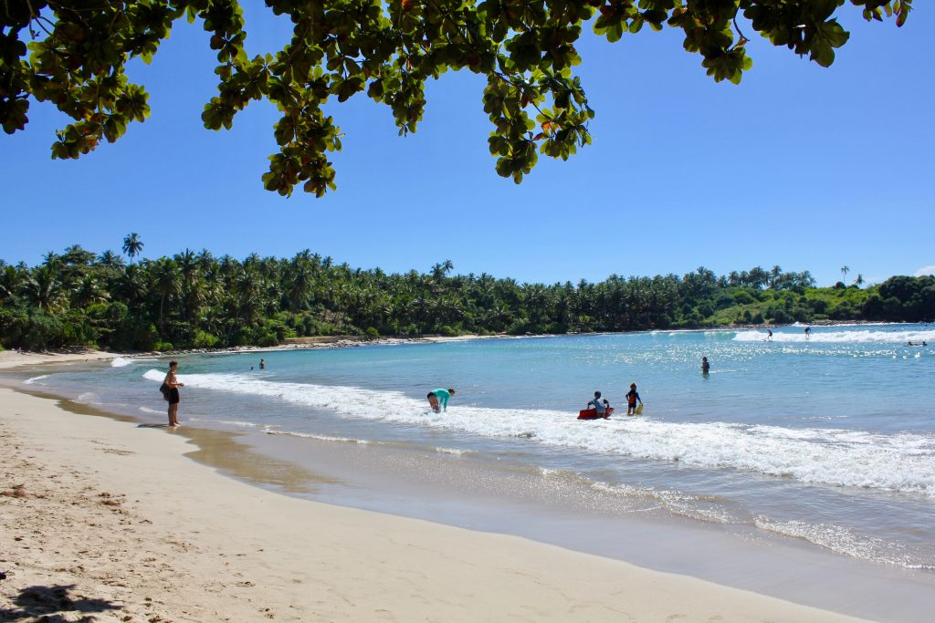 Hiriketiya Sri Lanka surfing strandliv