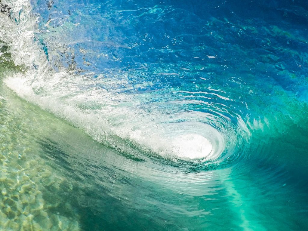 Surfing Sri Lanka Surf wave